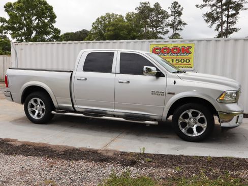 Used 2018 RAM 1500 Laramie w/ Convenience Group RWD image 4