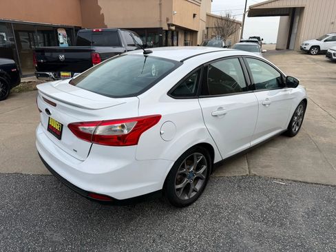 Used 2014 Ford Focus SE w/ Equipment Group 201A image 5