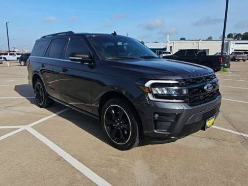 Used 2024 Ford Expedition Limited RWD image 2