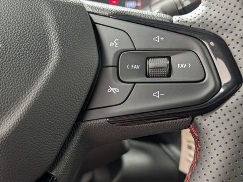 New 2026 Chevrolet Trax RS w/ Sunroof Package FWD image 20