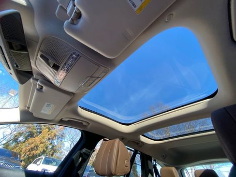 Used 2017 Mercedes-Benz E 400 4MATIC Wagon image 21