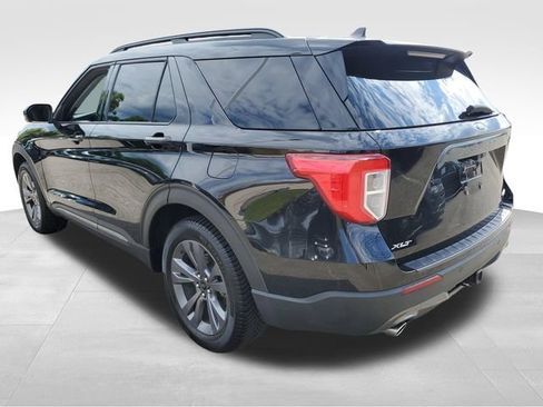 Used 2023 Ford Explorer XLT w/ Equipment Group 202A AWD/4WD image 6