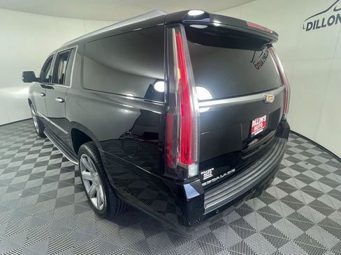Used 2016 Cadillac Escalade ESV Premium image 4
