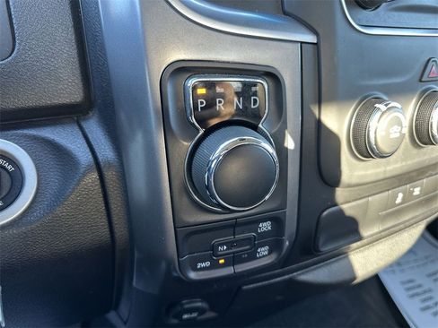 Used 2021 RAM 1500 Classic SLT image 19