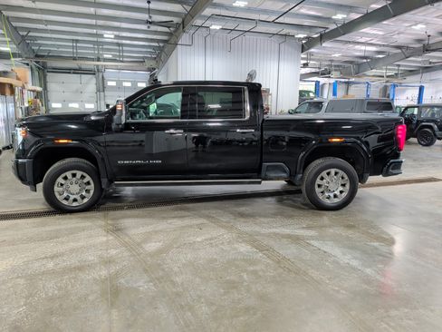 Used 2024 GMC Sierra 3500 Denali Ultimate AWD/4WD image 5