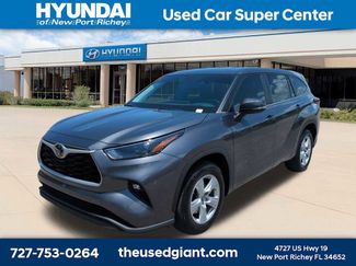 Used 2023 Toyota Highlander LE FWD video 1