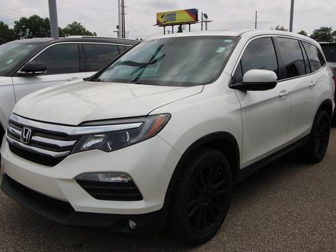 Used 2017 Honda Pilot EX-L image 4