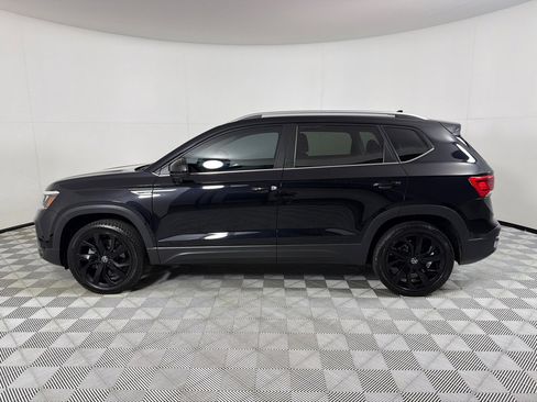 Used 2023 Volkswagen Taos SE w/ Black Wheel Package FWD image 8