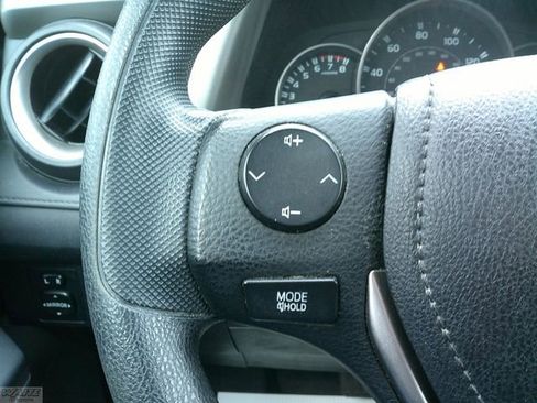 Used 2016 Toyota RAV4 LE image 12