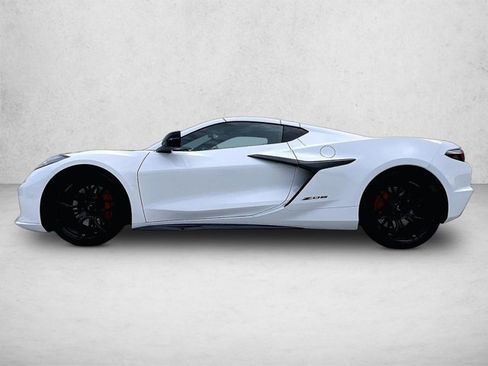 Used 2025 Chevrolet Corvette Z06 RWD image 6