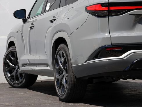 New 2026 Lexus TX 500h AWD image 8