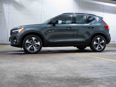 New 2026 Volvo XC40 B4 Plus w/ Protection Package Premier image 3
