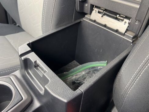 Used 2022 Toyota Tacoma TRD Off-Road image 15