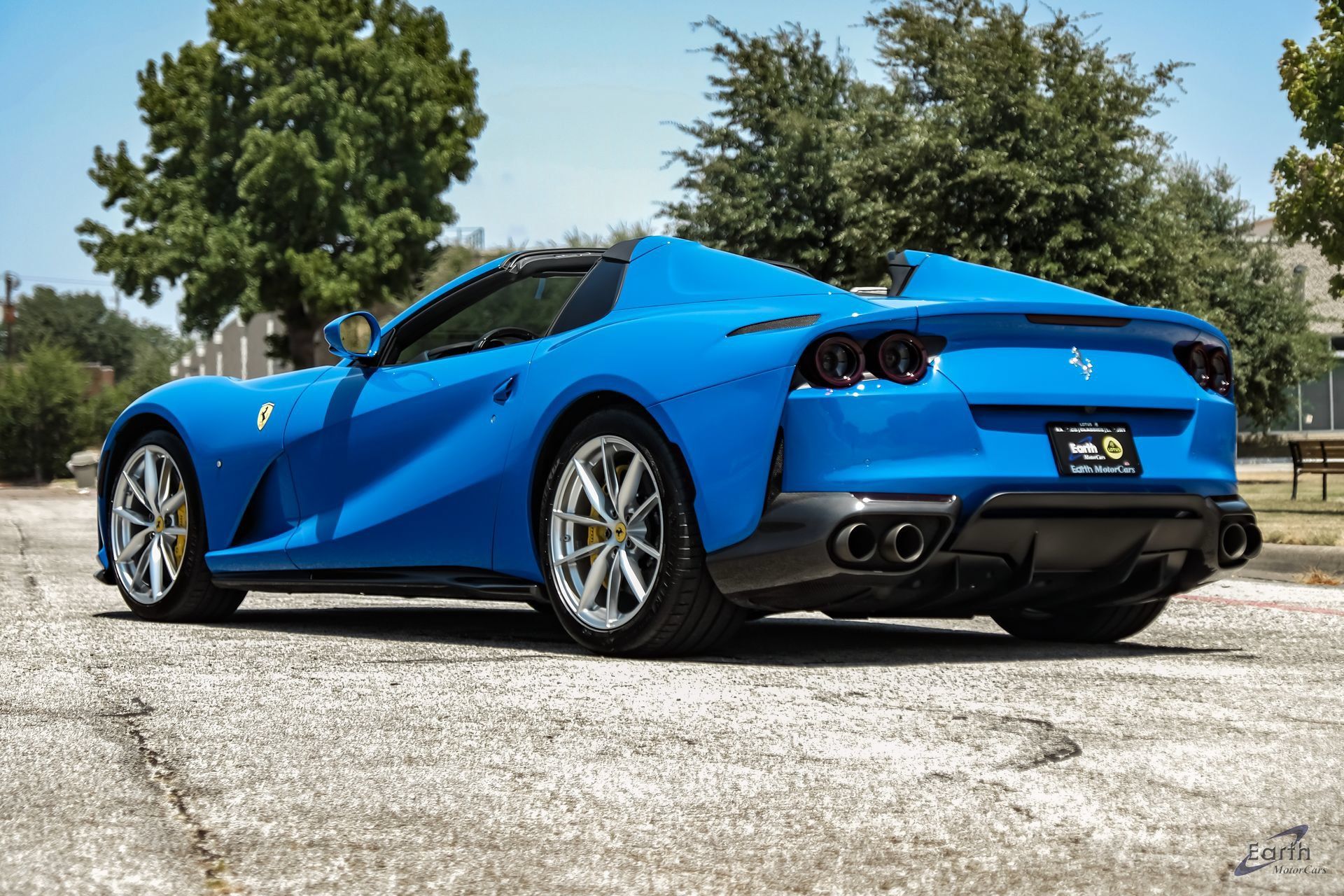 Used 2022 Ferrari 812 GTS RWD image 11