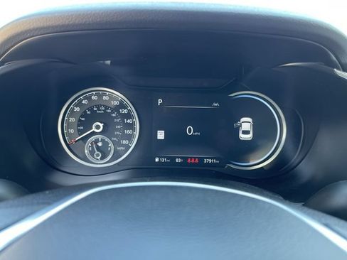 Used 2025 Genesis G70 2.5T RWD image 18
