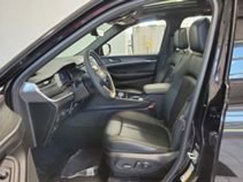 New 2026 Jeep Grand Cherokee Limited AWD/4WD image 9