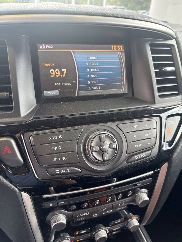 Used 2014 Nissan Pathfinder SV FWD image 5