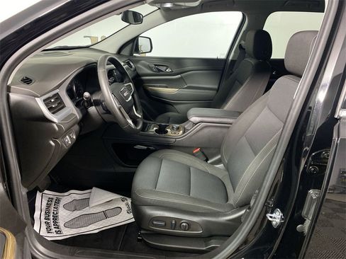 Used 2023 GMC Acadia SLE w/ Driver Convenience Package image 11