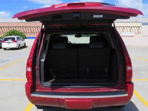 Used 2009 Chevrolet Tahoe LTZ RWD image 9
