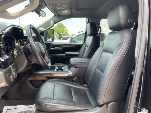 Used 2024 Chevrolet Silverado 2500 LT AWD/4WD image 15
