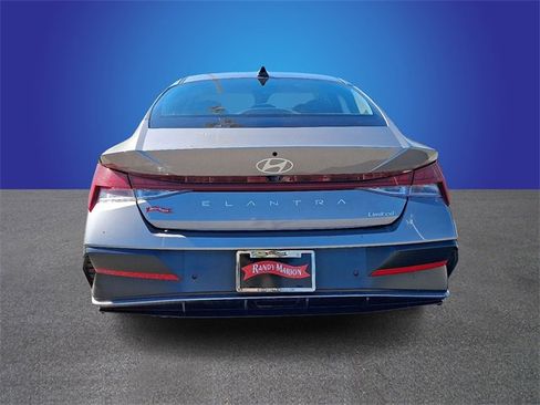 Used 2024 Hyundai Elantra Limited image 5