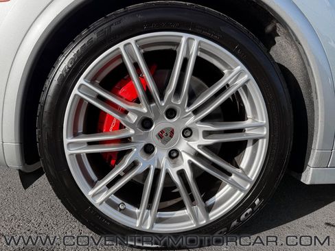 Used 2016 Porsche Cayenne GTS image 12