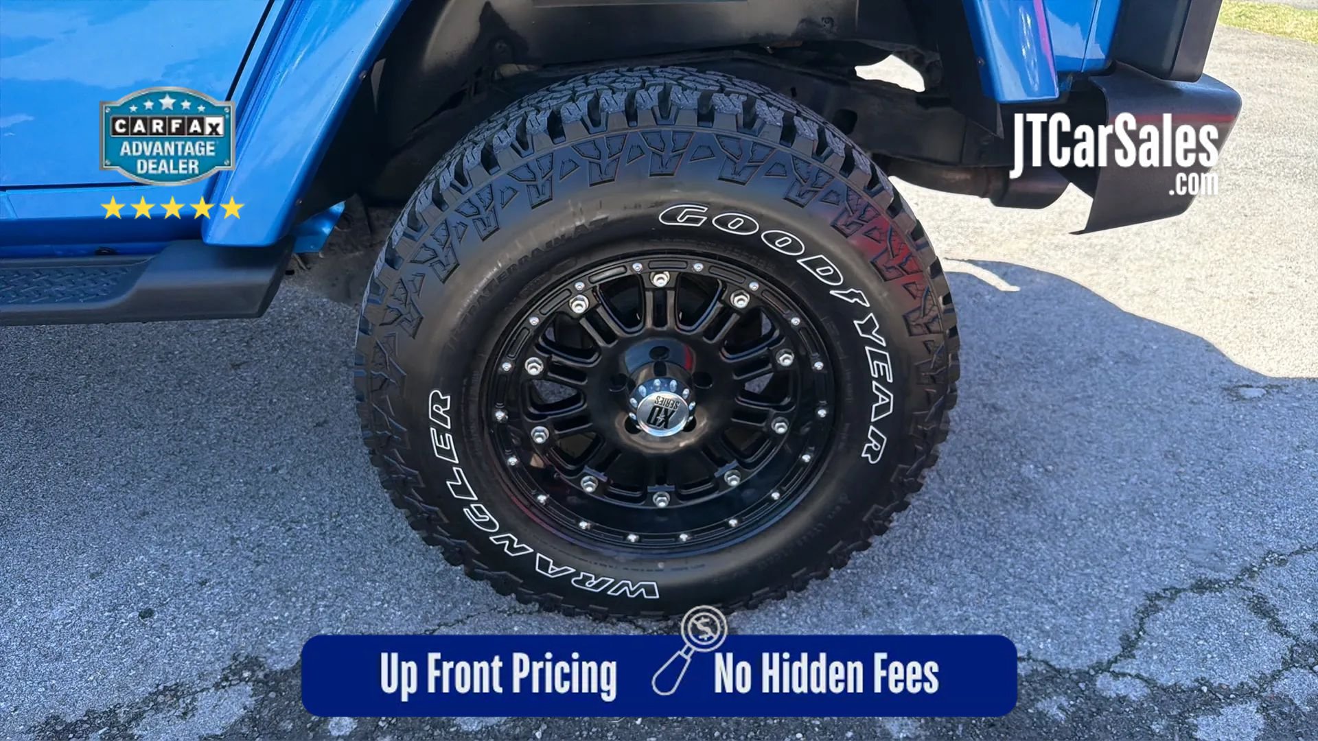 Used 2014 Jeep Wrangler Unlimited Sahara w/ Dual Top Group AWD/4WD image 39