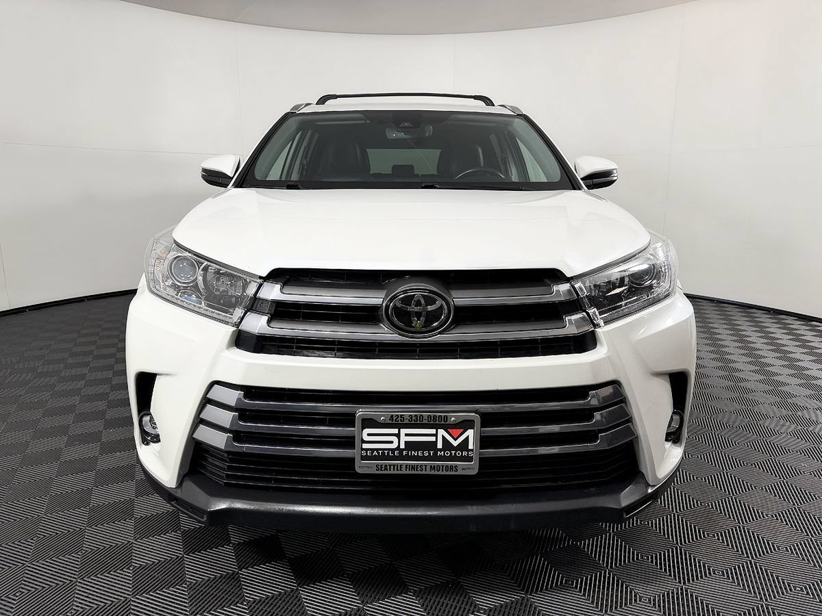 Used 2019 Toyota Highlander Limited AWD/4WD image 4