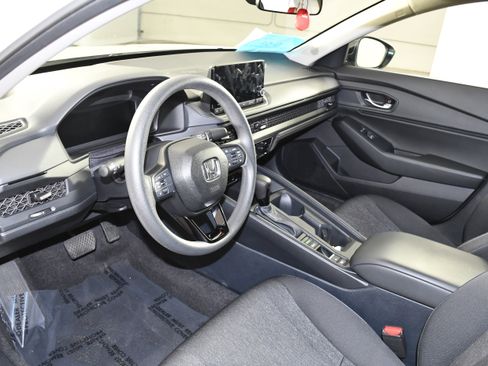 Certified 2025 Honda Accord SE image 2