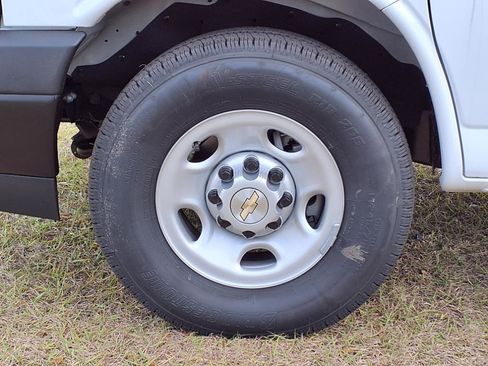 New 2024 Chevrolet Express 2500 w/ Driver Convenience Package image 25