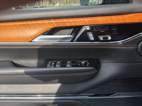 Used 2024 Jeep Grand Wagoneer L Series III image 13