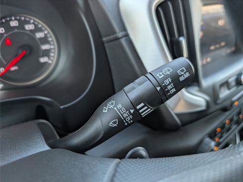 Used 2024 GMC Terrain SLE image 27