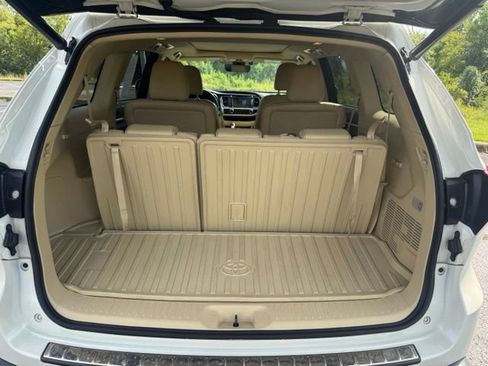 Used 2018 Toyota Highlander Limited Platinum AWD/4WD image 13