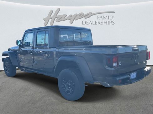 New 2026 Jeep Gladiator Sport image 5