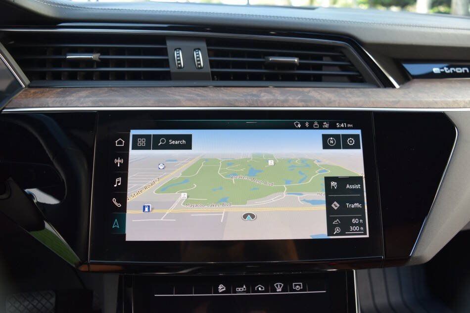 Used 2019 Audi e-tron Prestige w/ Prestige Package AWD/4WD image 58