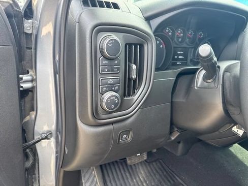Used 2020 Chevrolet Silverado 1500 Custom Trail Boss w/ Custom Convenience Package AWD/4WD image 17