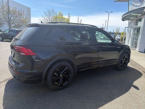 Used 2024 Volkswagen Tiguan SE R-Line AWD/4WD image 3