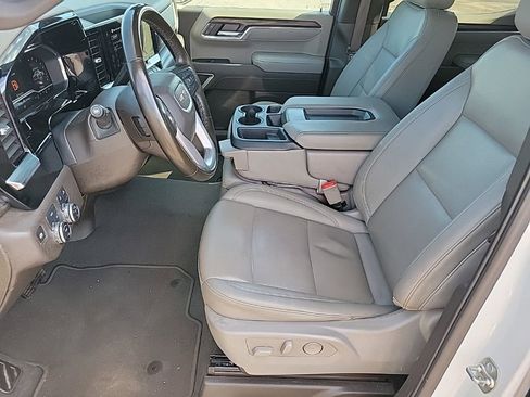 Used 2025 GMC Sierra 1500 SLT image 10
