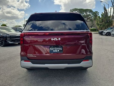 New 2026 Kia Carnival EX FWD image 7