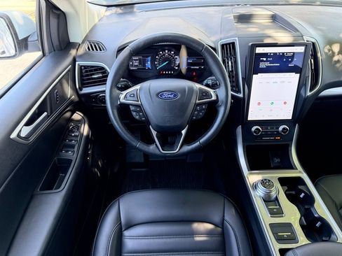 Certified 2024 Ford Edge SEL w/ Convenience Package AWD/4WD image 16