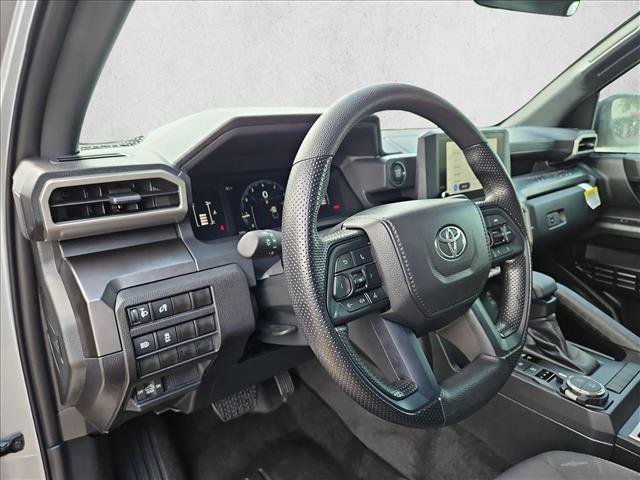 Used 2025 Toyota Tacoma SR5 AWD/4WD image 10