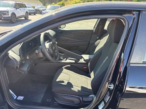 New 2025 Hyundai Elantra Sport image 12