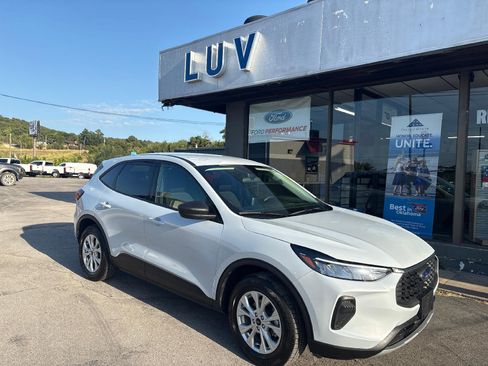 Used 2025 Ford Escape Active AWD/4WD image 1