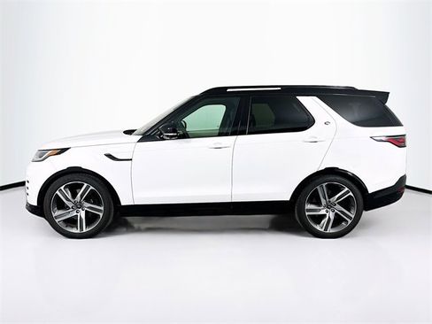 Certified 2023 Land Rover Discovery Metropolitan Edition image 8