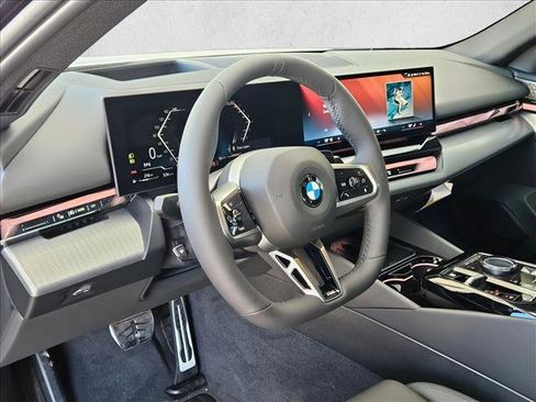 New 2026 BMW 530i image 3