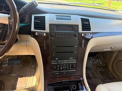 Used 2007 Cadillac Escalade ESV AWD image 15