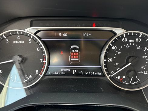 Used 2025 Nissan Pathfinder SL FWD image 27