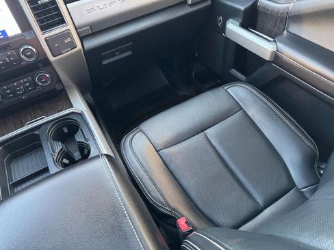 Used 2021 Ford F250 Lariat w/ FX4 Off-Road Package image 15