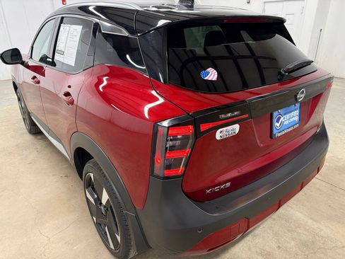 Used 2025 Nissan Kicks SR FWD image 6