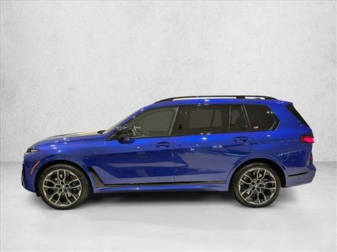 Used 2025 BMW X7 M60i image 9